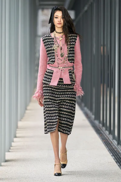 Look 4